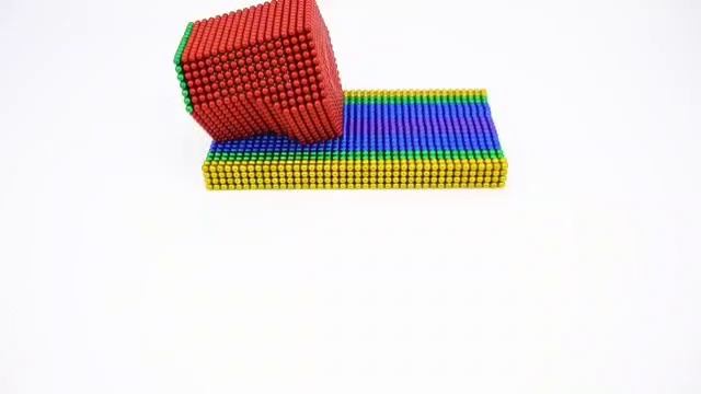 Машинки для детей и малышей. Собираем из магнитных шариков грузовой автомобиль.