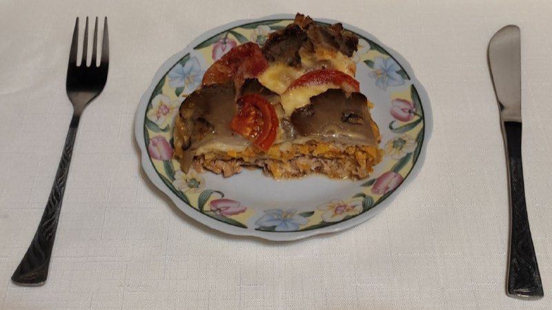 Изысканный гратен из лосося с овощами