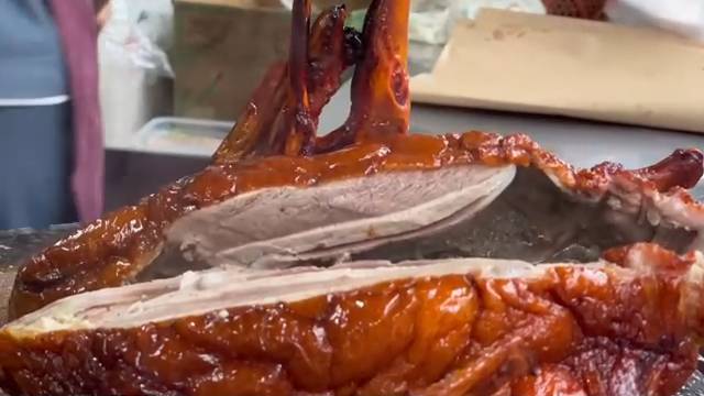 В прежние времена только императоры и члены королевской семьи могли есть пекинскую утку