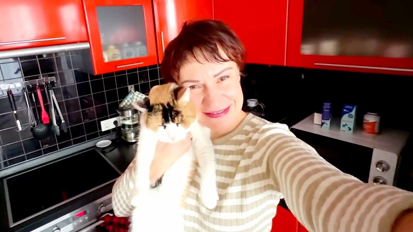 УСТАЛА ЖИТЬ НА ДВА ДОМАОДИНОЧЕСТВО МУКА