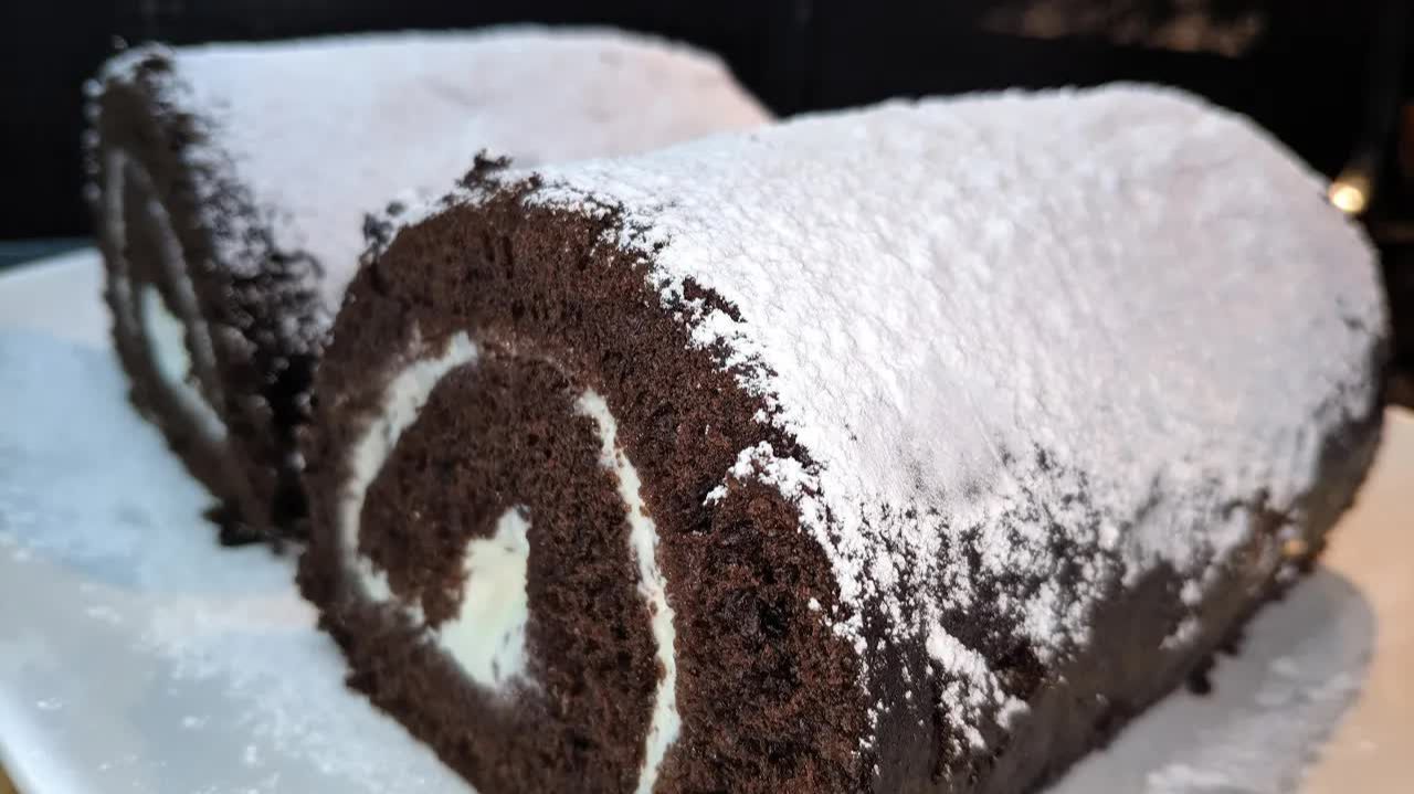 Шоколадный БИСКВИТНЫЙ РУЛЕТ на Кефире 