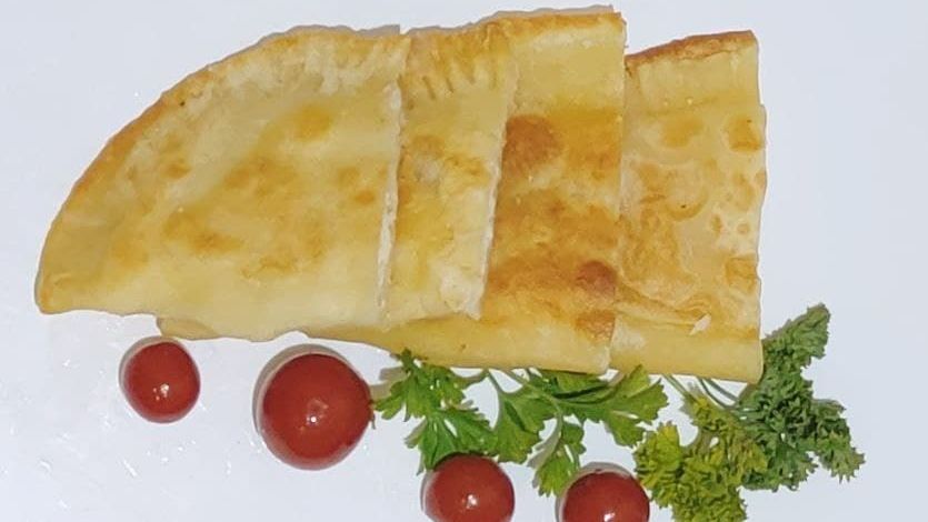 Аппетитные чебуреки с сыром