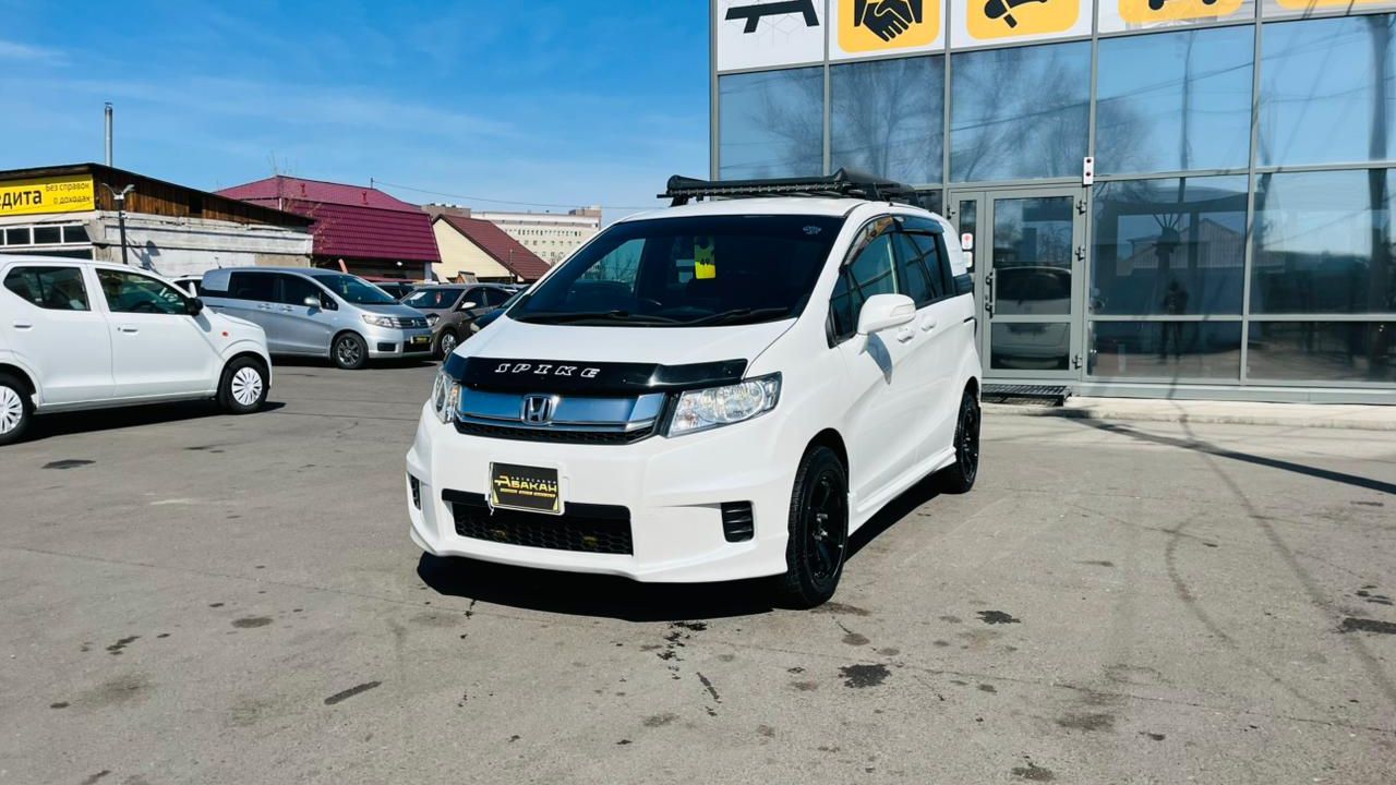 Honda Freed Spike, 2014 год
