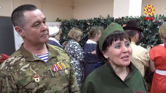 Ятарлă çар операцийĕнчен отпуска таврăнакан ентешсене волонтерсен ушкăнĕсем юрă-кĕвĕпе