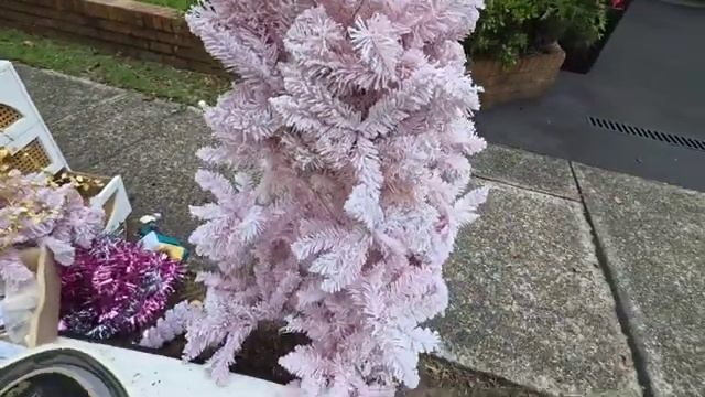 Я в ШоКе Нашли чемодан на улице А ТАААМ Не свалка а антикварный магазин