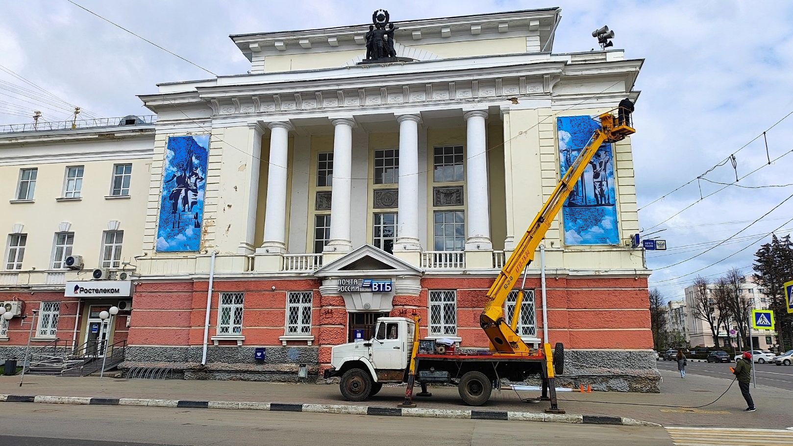 Главпочтамт в Орле преобразился к празднику