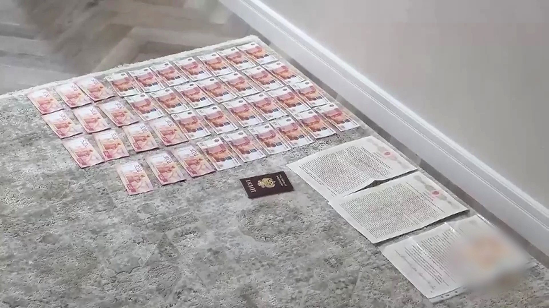 Сургутские силовики раскрыли аферу с прописками на миллиард рублей