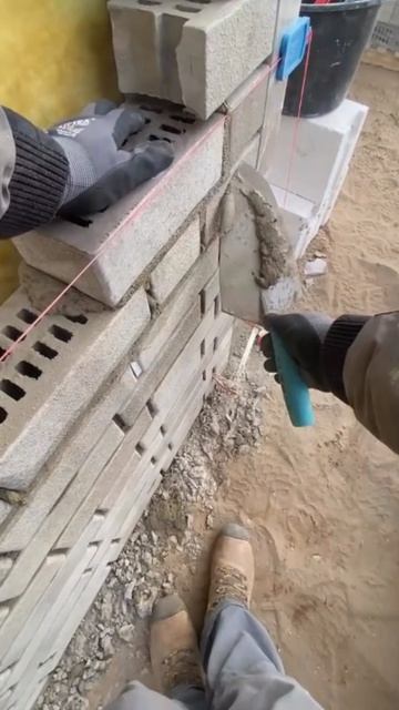 Кладка кирпича#Shorts