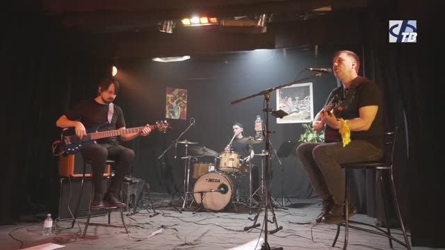 Музыканты ярославской группы «Рунарок» покорили зрителей своими авторскими песнями.