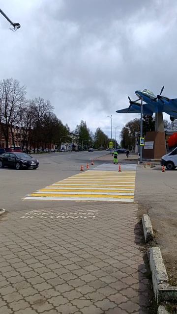 В городе продолжаются работы подрядной организацией по нанесению дорожной разметки