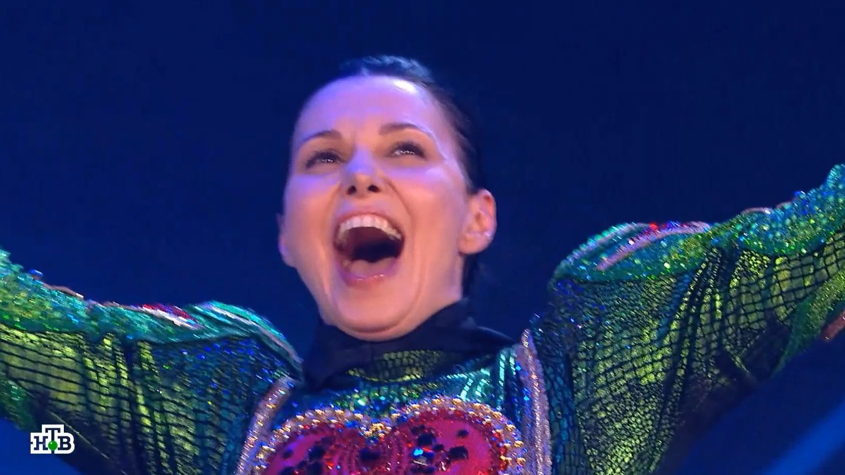 Александра Урсуляк в шоу Маска коротко