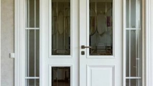 Установка наличников на двери.