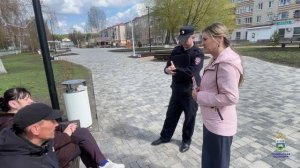 В Заводоуковске полицейские и общественники напомнили горожанам, как противостоять мошенникам