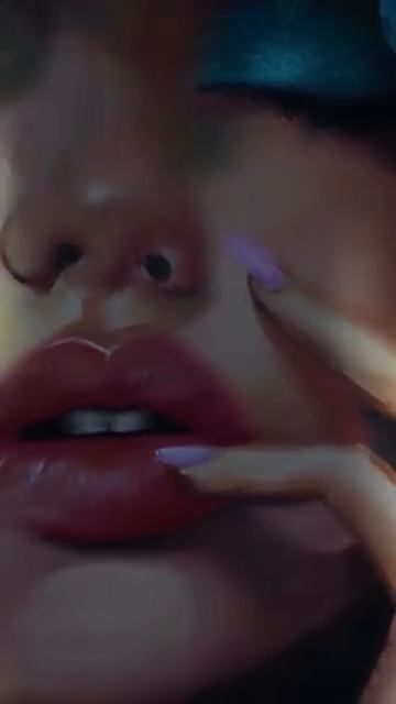 Огромный портрет на стене