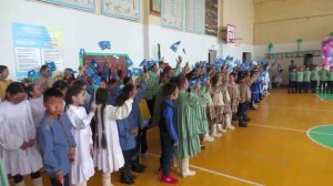 Оскуолаҕа Өрөспүүбүлүкэ күнүгэр аналлаах үөрүүлээх линейка