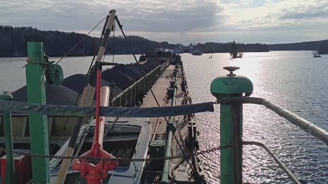 На пути к шлюзу.