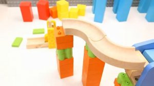 Залипательное видео с конструктором для детей. Играем,с горкой, шариками. #дети #видеодлядетей