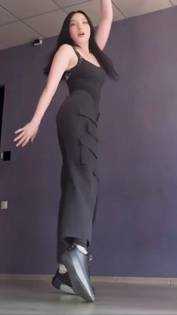 Магия танца: Зарядись энергией! ✨