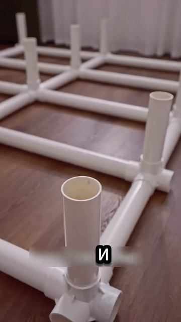 Сделал кровать из труб и теперь все спят у меня