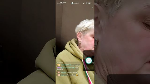 Урод скулит в окне у Нины, никто не помогает ему, шарится по магазу 30.04.2026