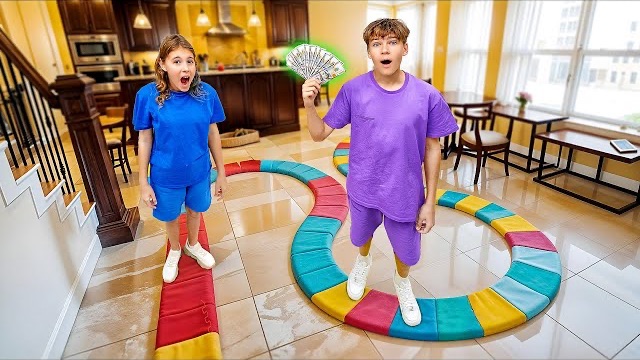 ГИГАНТСКАЯ Настольная Игра в Реальной Жизни!