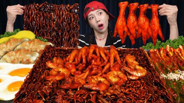 АСМР ЕДА КОРЕЯ | МУКБАНГ | ОСТРЫЕ КУРИНЫЕ НОЖКИ | РАМЕН ПО-КОРЕЙСКИ