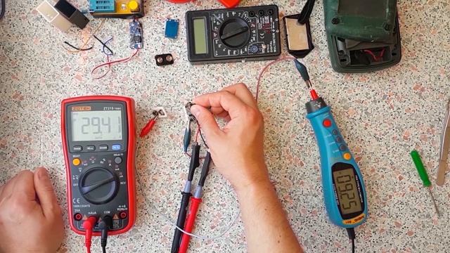 Как сделать Крону 6F22 на Li-ion аккумуляторе Ультра Экономичная Схема С АвтоОтключением get.gt