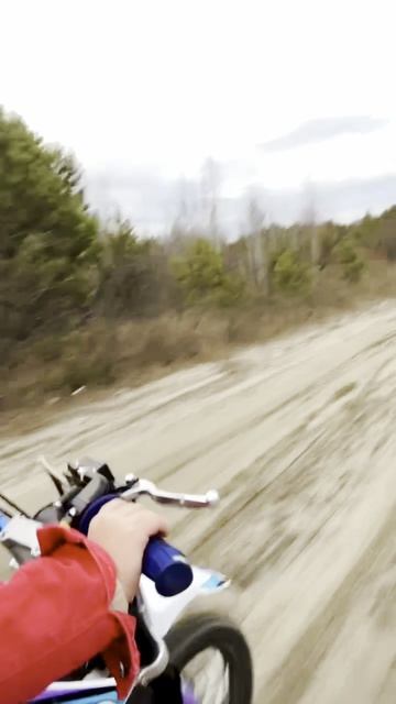 Семилетка на питбайке