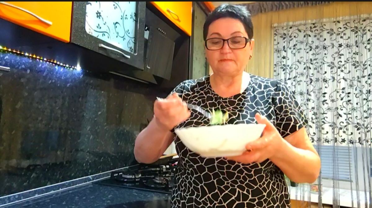 ЖИЗНЬ В СЕЛЕ:НОВЕНЬКИЙ САЛАТ НА УЖИН