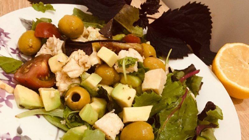 Пряная курица с руколой