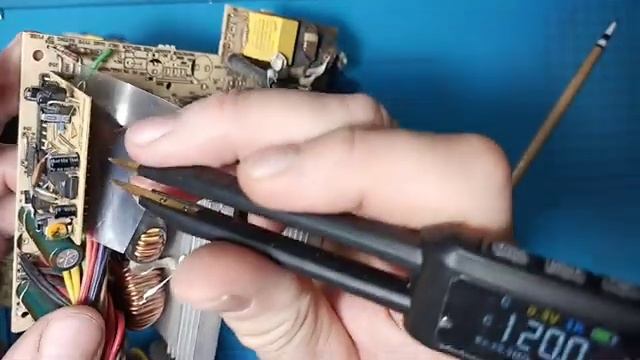 255. С помощью ОСЦИЛЛОГРАФА ищем причины поломки импульсного блока питания Ч4    13-52