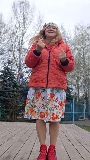 _______♪♫*•♪_______
Пусть доброе слово всех лечит.
И счастье сядет на плечи!

Светлана Русская 🇷🇺