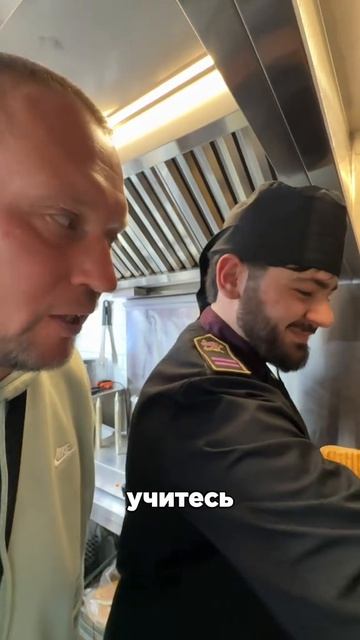 Креативные блюда в заведении Еревана