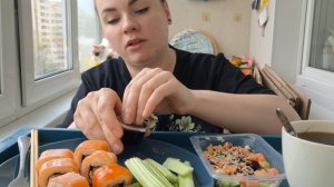 Мукбанг роллы, салат филадельфия, кофе #мукбанг #фудблогер