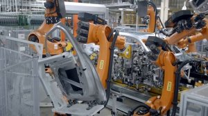 Промышленные роботы KUKA на заводе BMW