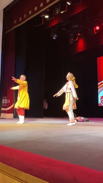 С куклами, чуваш. танец. Ч.2. Ал. Карикова, П.Петров. Аликовское землячество 