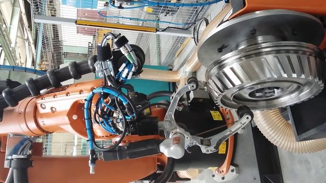 Обработка роботом. Зачистка диска