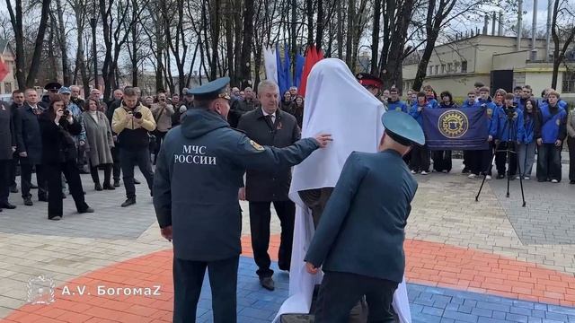 В Брянске открыли памятник Огнеборцу в День пожарной охраны