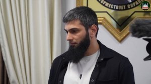 Жителя Грозного наградили за ремонт автобусной остановки