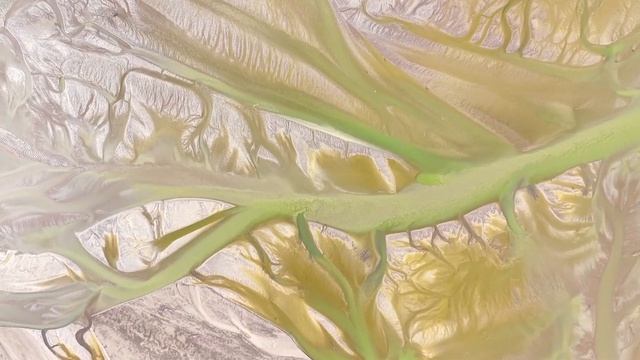 🏜🌊Встреча рек и пустыни: весеннее чудо Синьцзяна