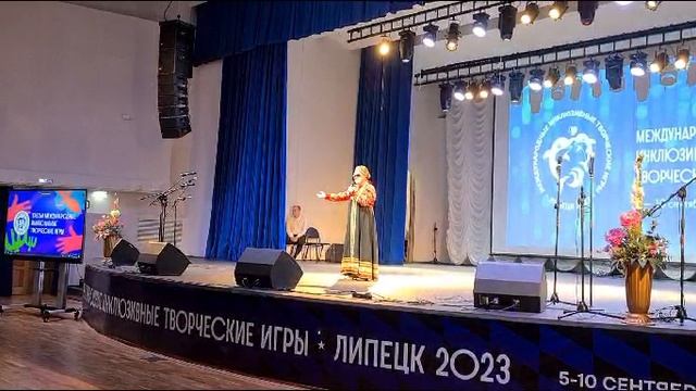 Вы куда летите, лебеди