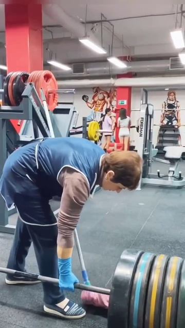 Уборка спортзала 🚗 следы и нагрузка 😬 сделали чисто и безопасно ✨ клиент доволен, скидка 😉