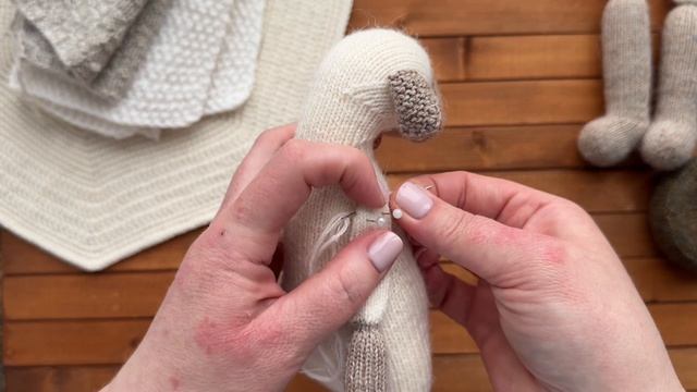 мк «Элегантная овечка» пришиваем верхние лапы