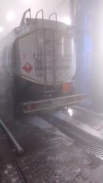 Мойка машины, роботом.