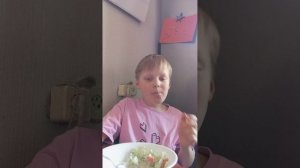 перекус, я ем салат