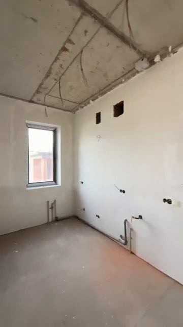 Продаётся просторный двухэтажный дом