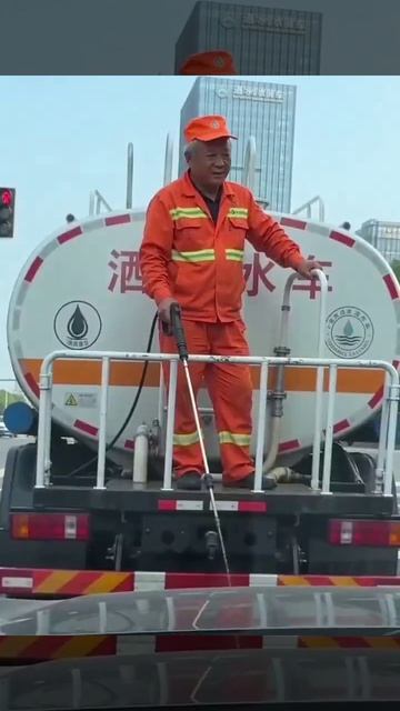 Сам напросился