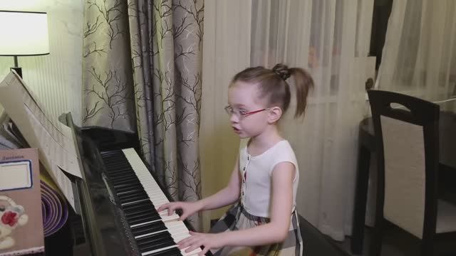 ГИМН СССР ( cover группы 5nizza ) Виктория Викторовна 7 лет