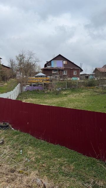 Продаётся бревенчатый дом на участке 9 соток в районе Гермеса, г.Александров. Газ. Скважина.