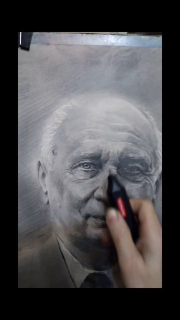 Карандашом портрет